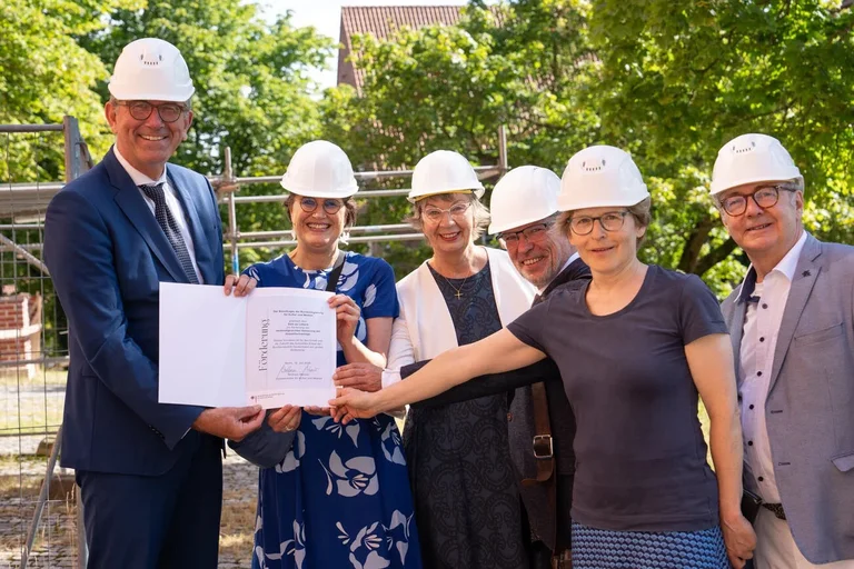 Übergabe des Förderbescheides durch Kulturstaatsminister Weimer in Lübeck 2026